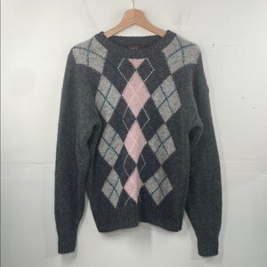 Cambridge Classics Men’s  Classic Argyle Wool Sweater in Gray Medium